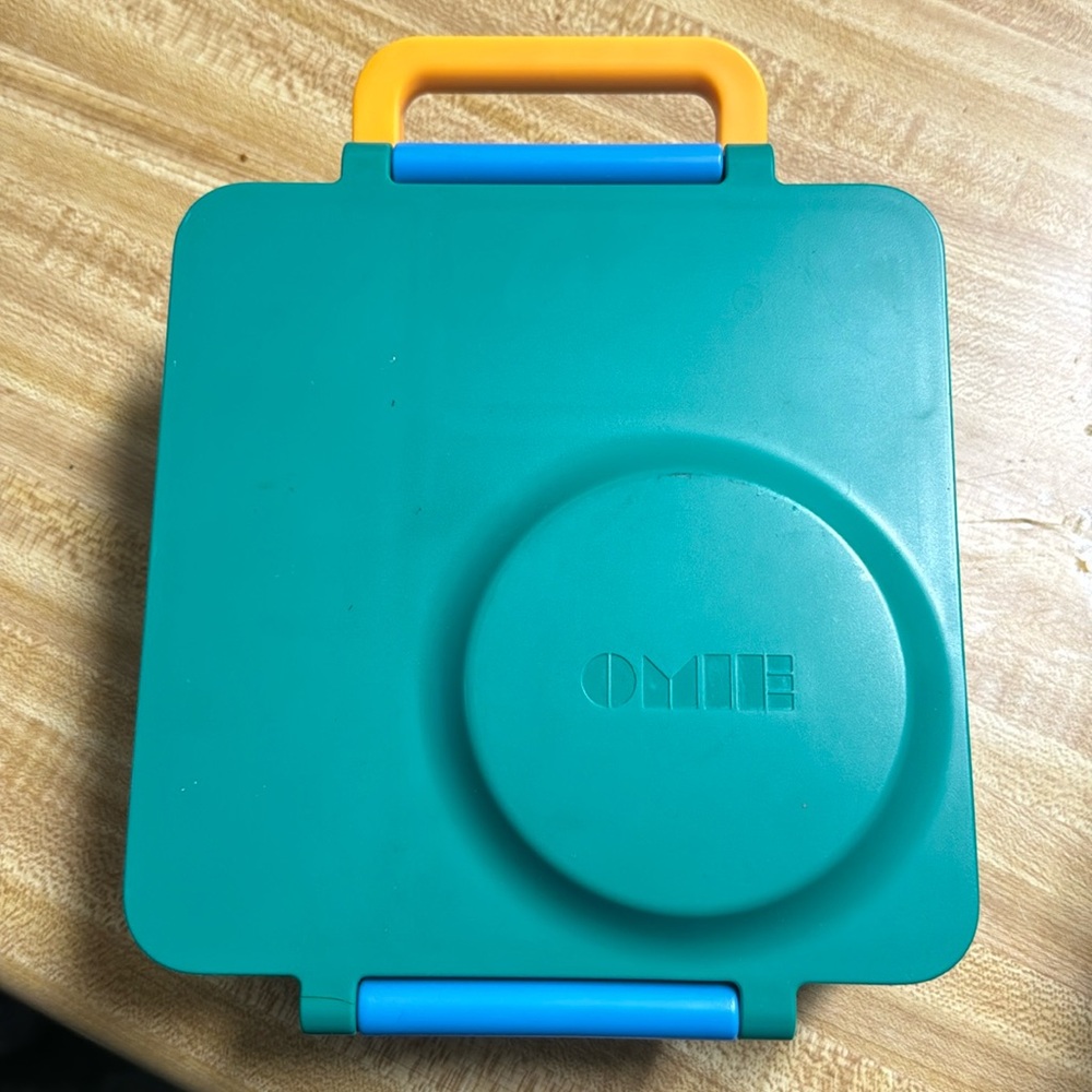 Omie bento lunch box